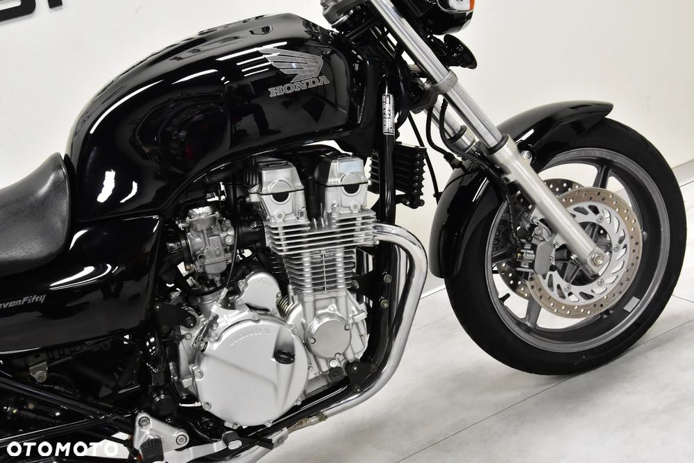 Honda CB - 11