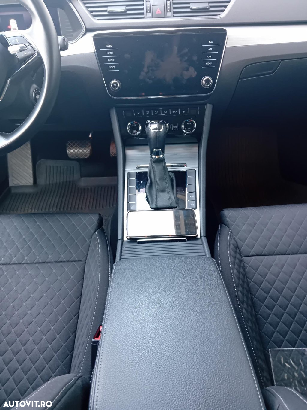 Skoda Superb 2.0 TDI DSG Ambition - 7