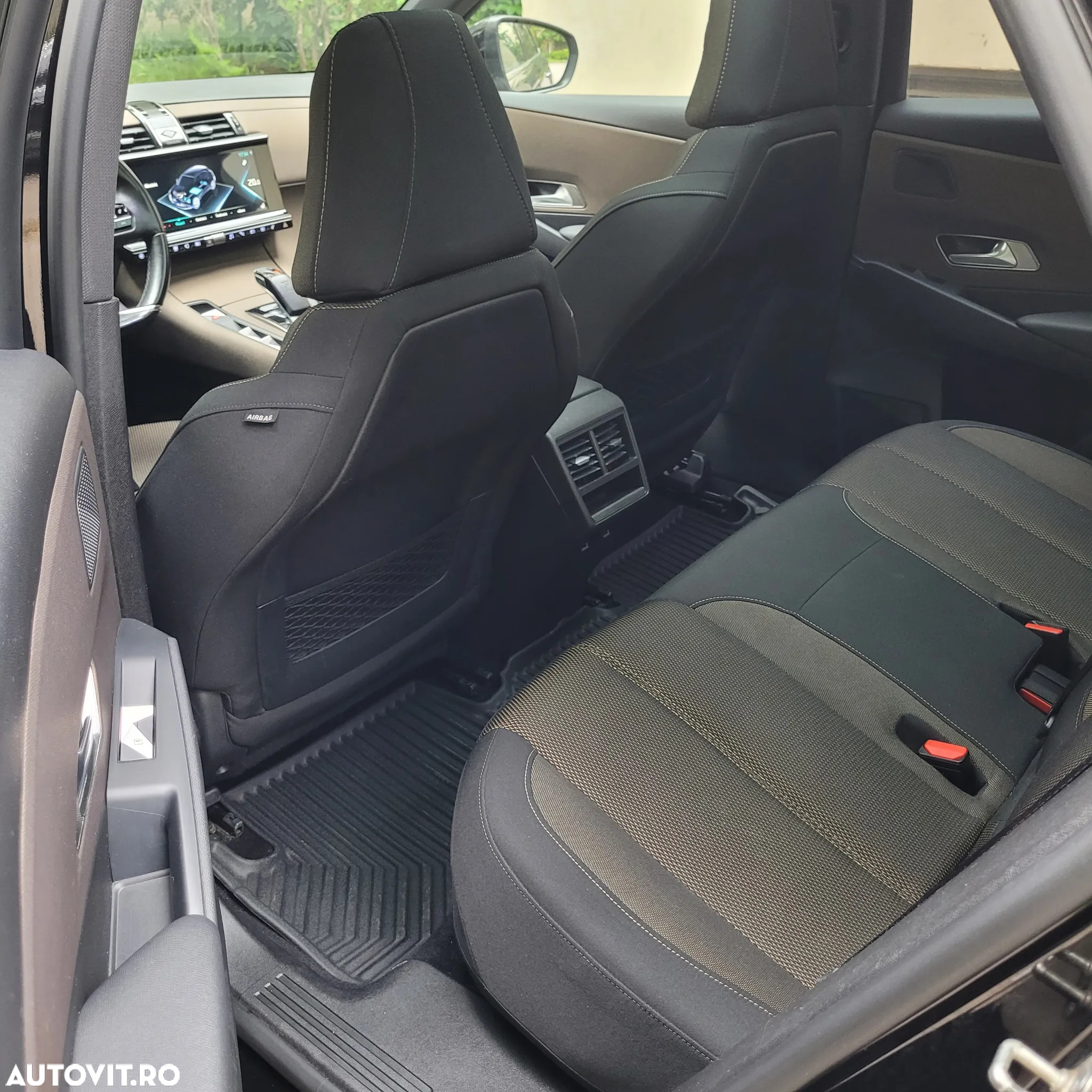 DS Automobiles DS 7 Crossback DS7 1.6 PHeV AWD 360 EAT8 PERFORMANCE LINE + - 7