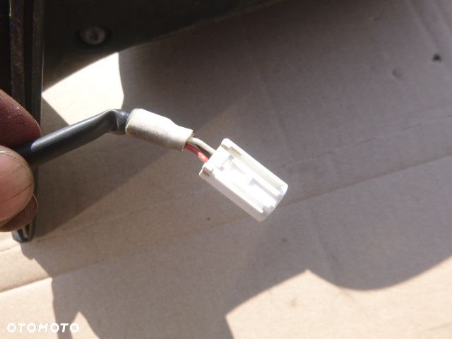 LUSTERKO PRAWE ELEKTRYCZNE TOYOTA YARIS II 05- 3 PINY - 11