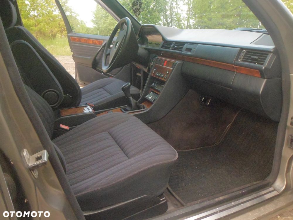 Mercedes-Benz W124 (1984-1993) - 15