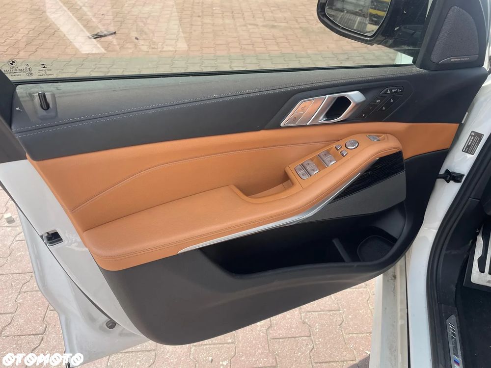 BMW X7 M50i sport - 12