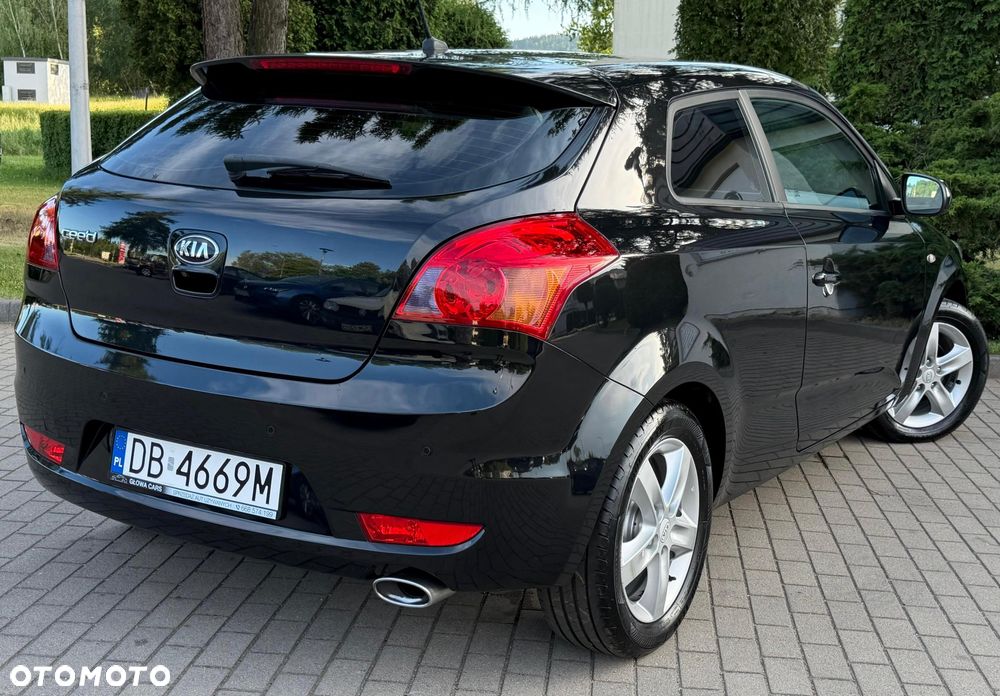 Kia ProCeed 1.4 CVVT Dream-Team Edition - 4