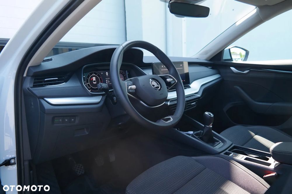 Skoda Octavia 1.5 TSI Selection - 8