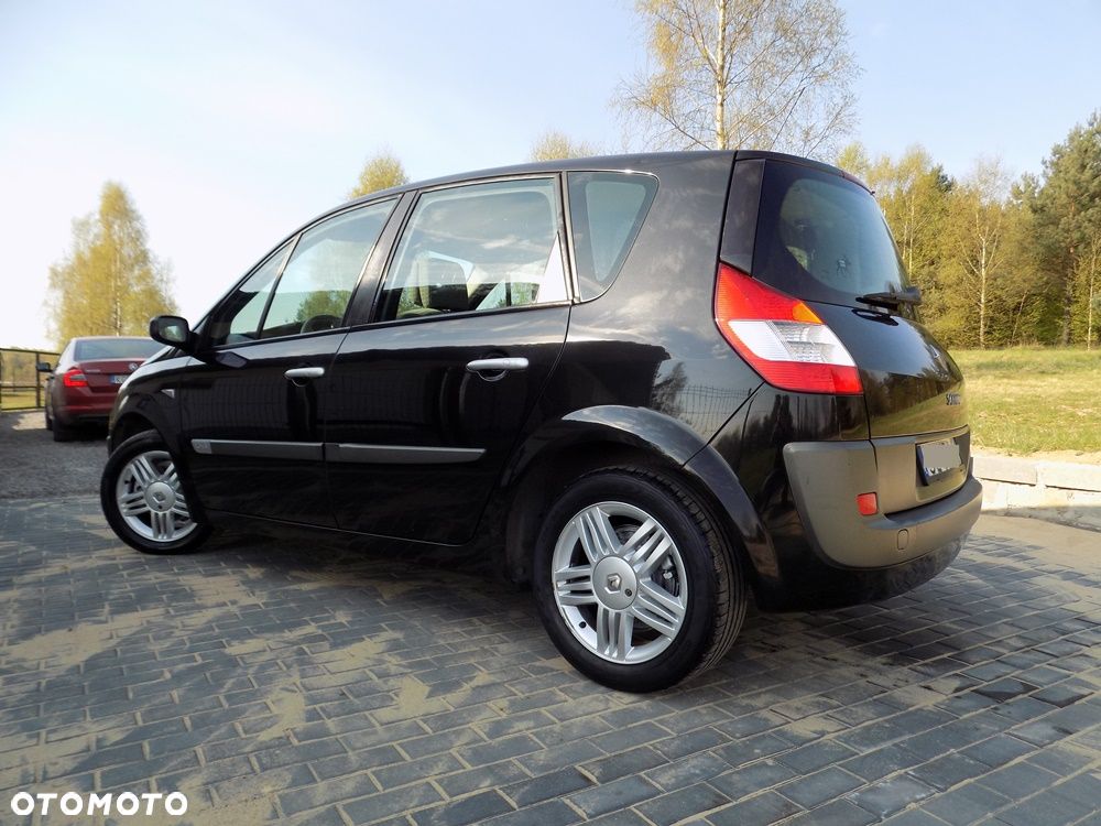 Renault Scenic 1.6 16V Luxe Privilege - 21
