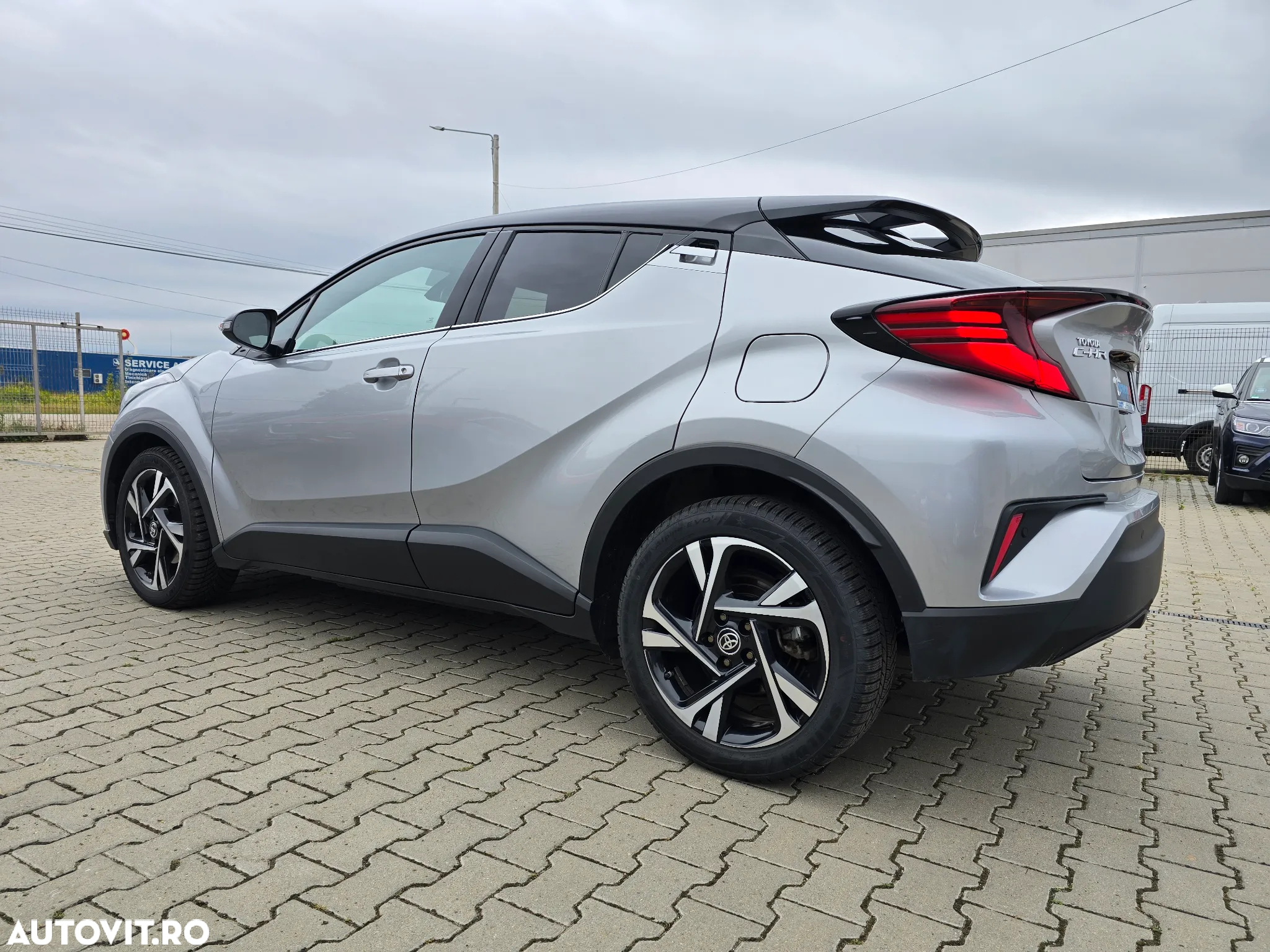 Toyota C-HR 1.8 HSD 122 CP 4x2 CVT C-ult Style bi-tone - 3