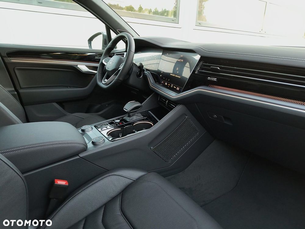 Volkswagen Touareg 3.0 V6 TDI 4Motion R-Line - 9
