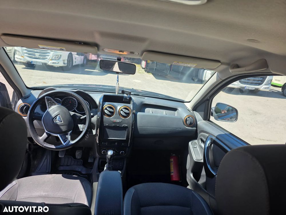 Dacia Duster dCi 110 FAP 4x2 Blackshadow - 15