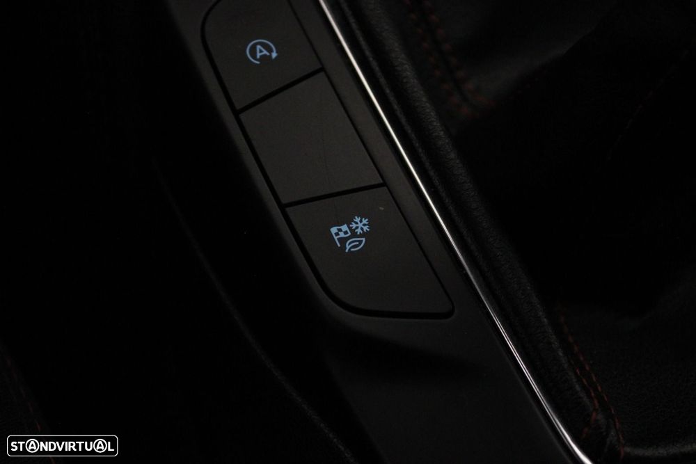 Ford Kuga 1.5 EcoBoost ST-Line - 26