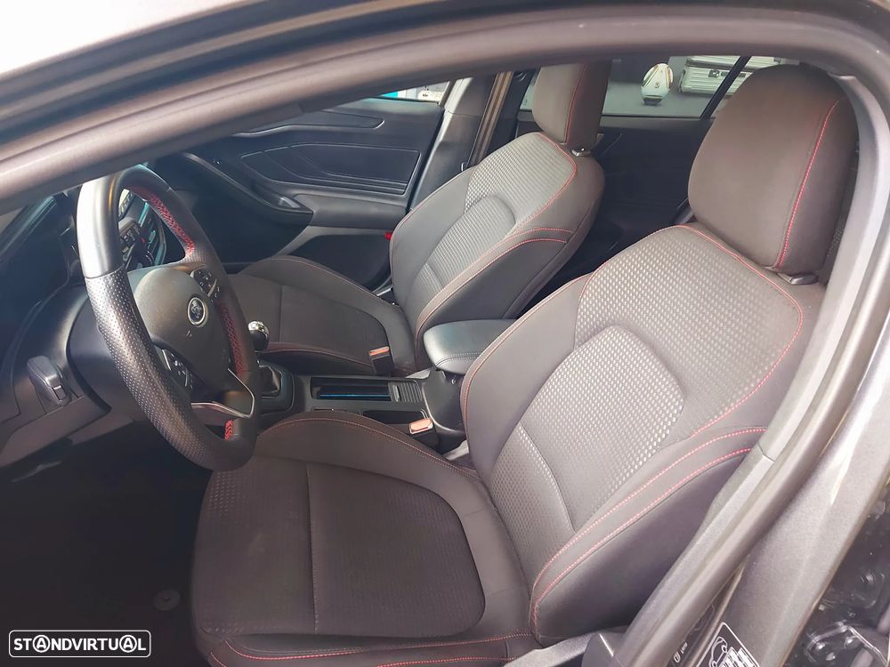 Ford Focus SW 1.0 EcoBoost ST-Line X - 11