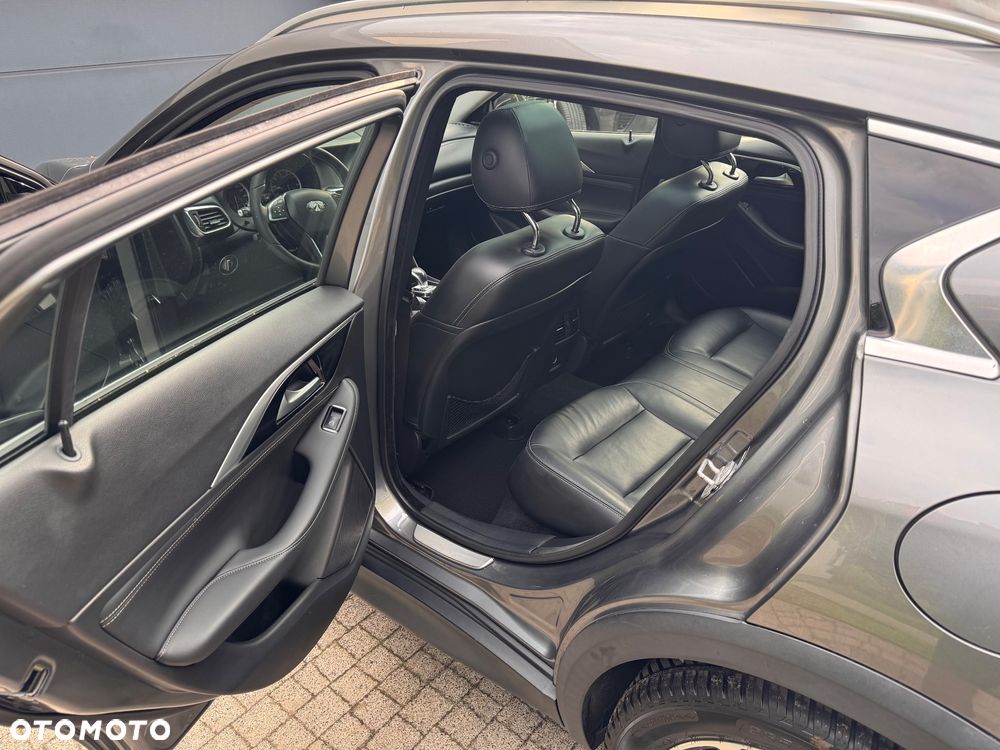 Infiniti QX30 2.0t Premium AWD 7DCT - 5