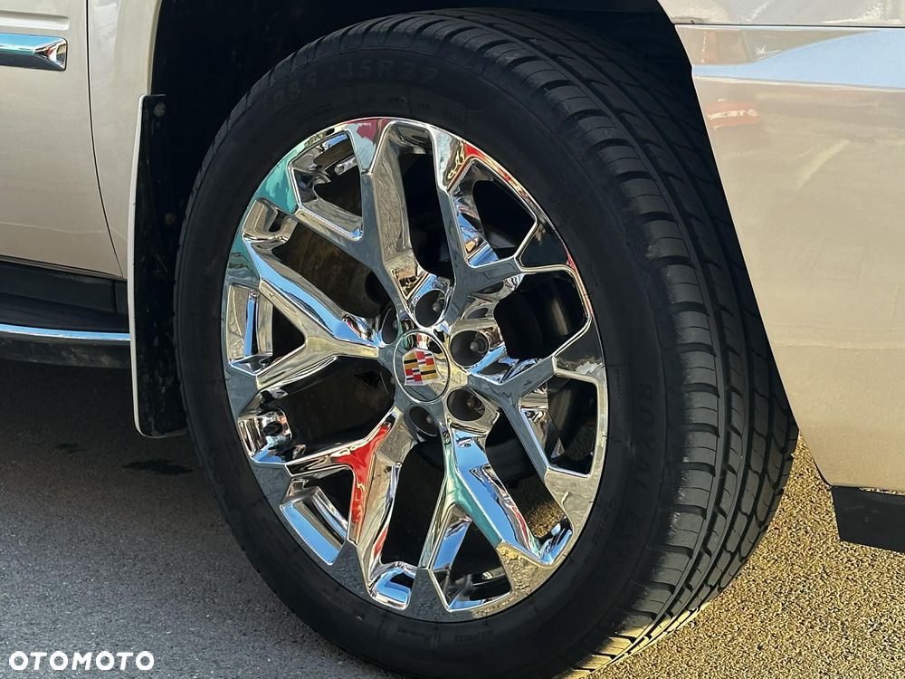 Cadillac Escalade - 24