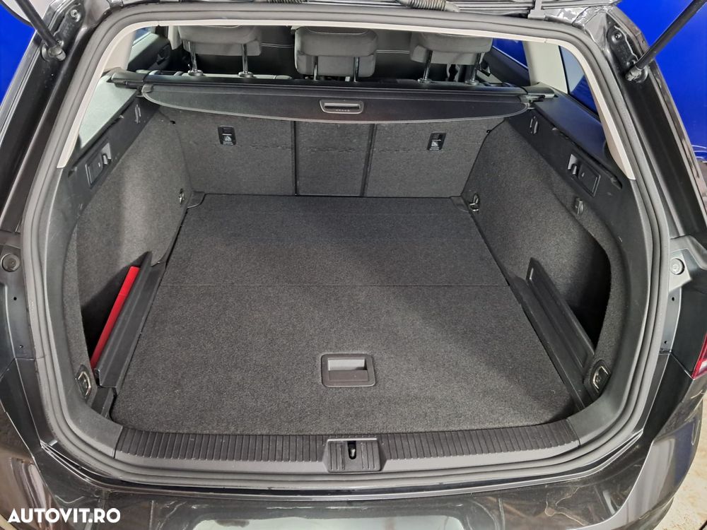Volkswagen Passat - 27