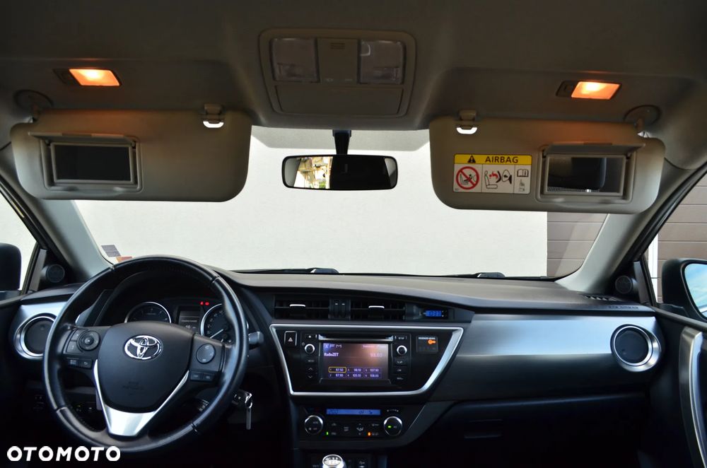 Toyota Auris 1.6 Premium + - 14