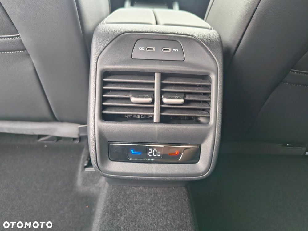 Volkswagen Passat - 33