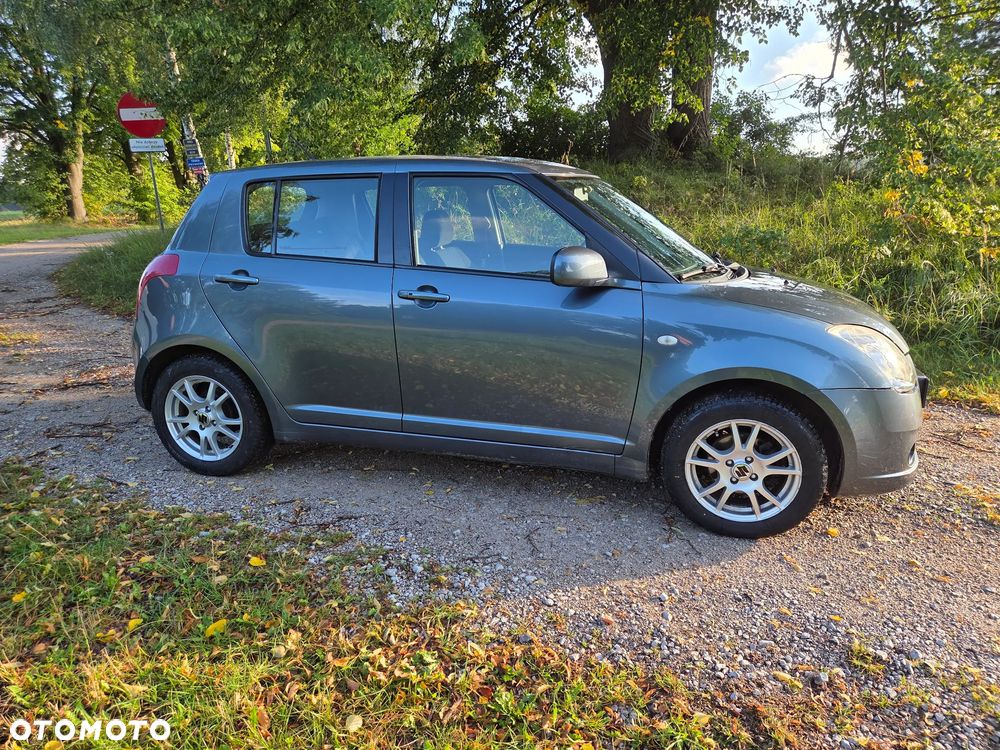 Suzuki Swift 2007 photo 4