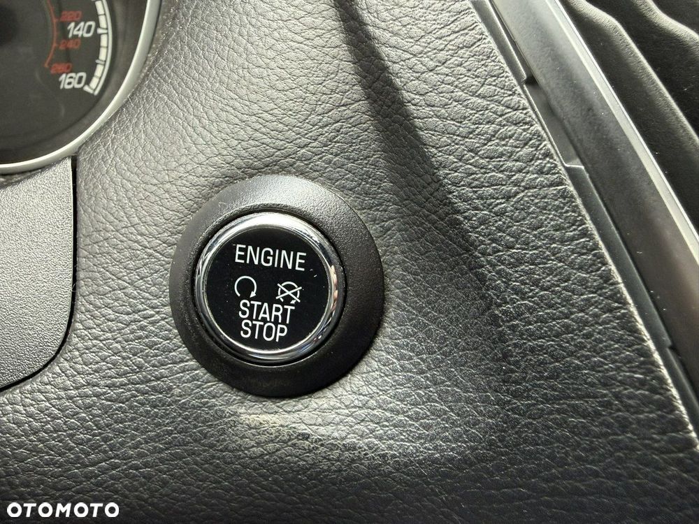 Ford Focus 2.0 EcoBoost ST - 25