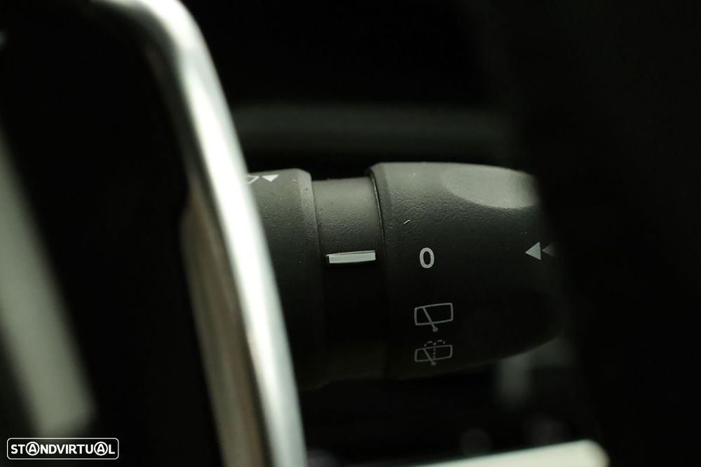 Peugeot 2008 1.2 PureTech Allure EAT8 - 19