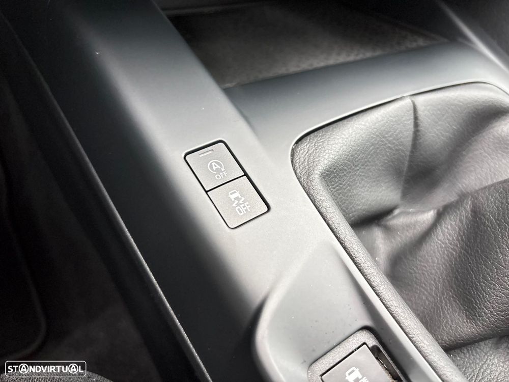 Jaguar E-Pace 2.0 i4D R-Dynamic - 42