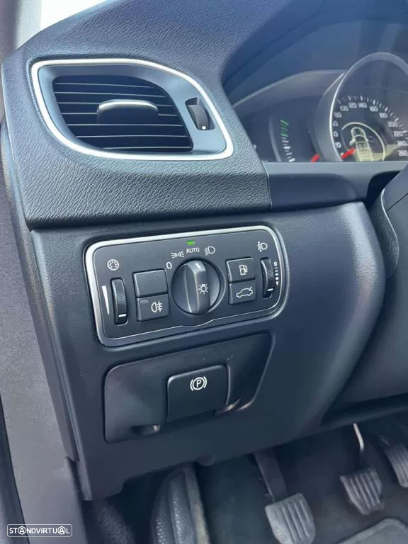 Volvo V60 2.0 D2 Momentum Drive - 6