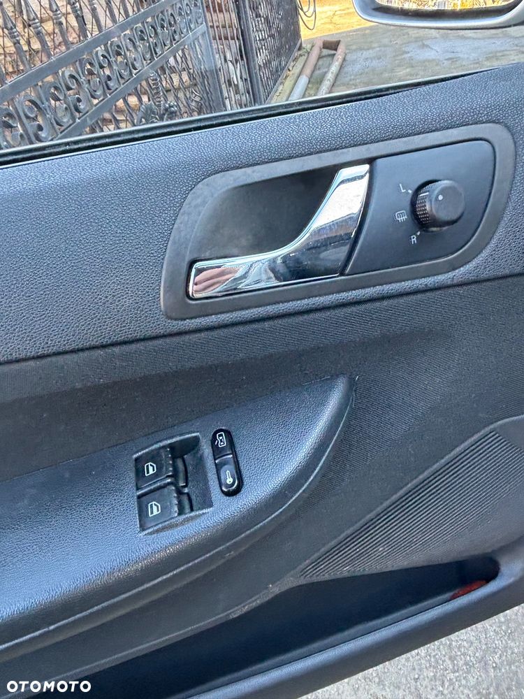 Skoda Fabia 1.4 16V Ambiente - 16