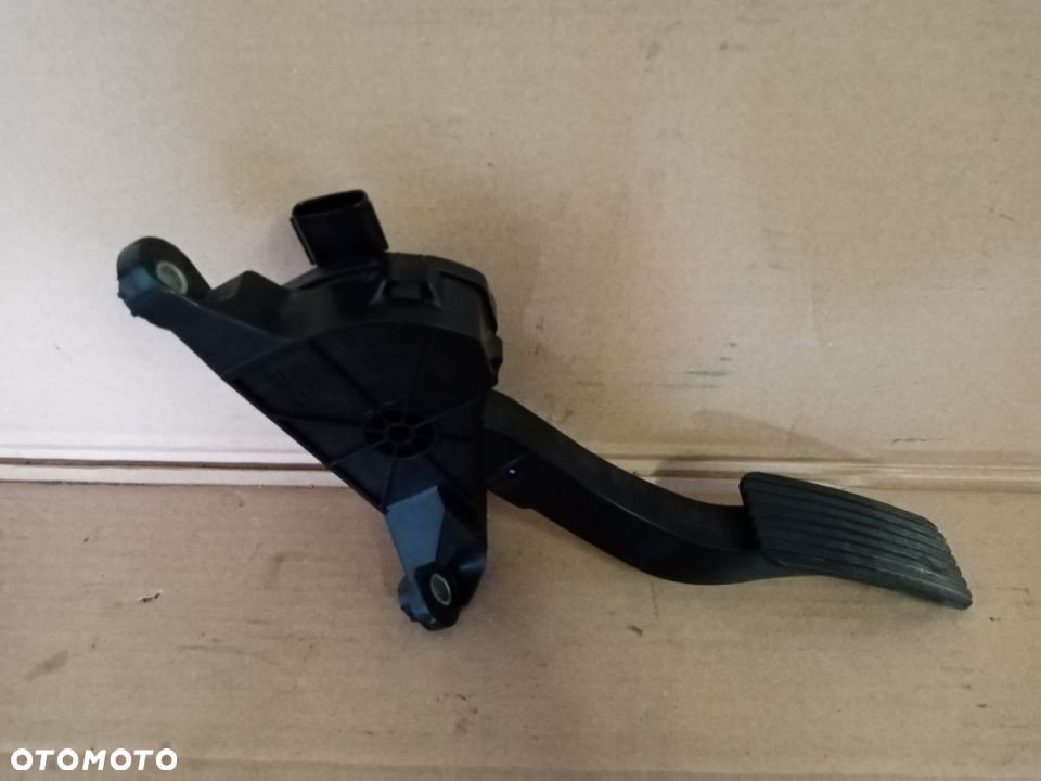 Pedał gazu potencjometr Hyundai i30 2017R III 1.4 32700-g4200 - 2