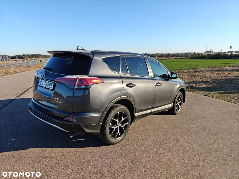 Toyota RAV4 Hybrid Style 4x4 - 5