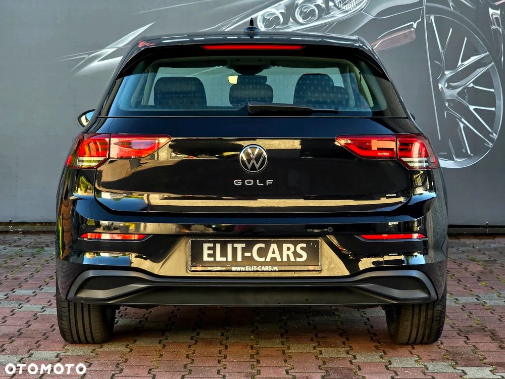 Volkswagen Golf - 8
