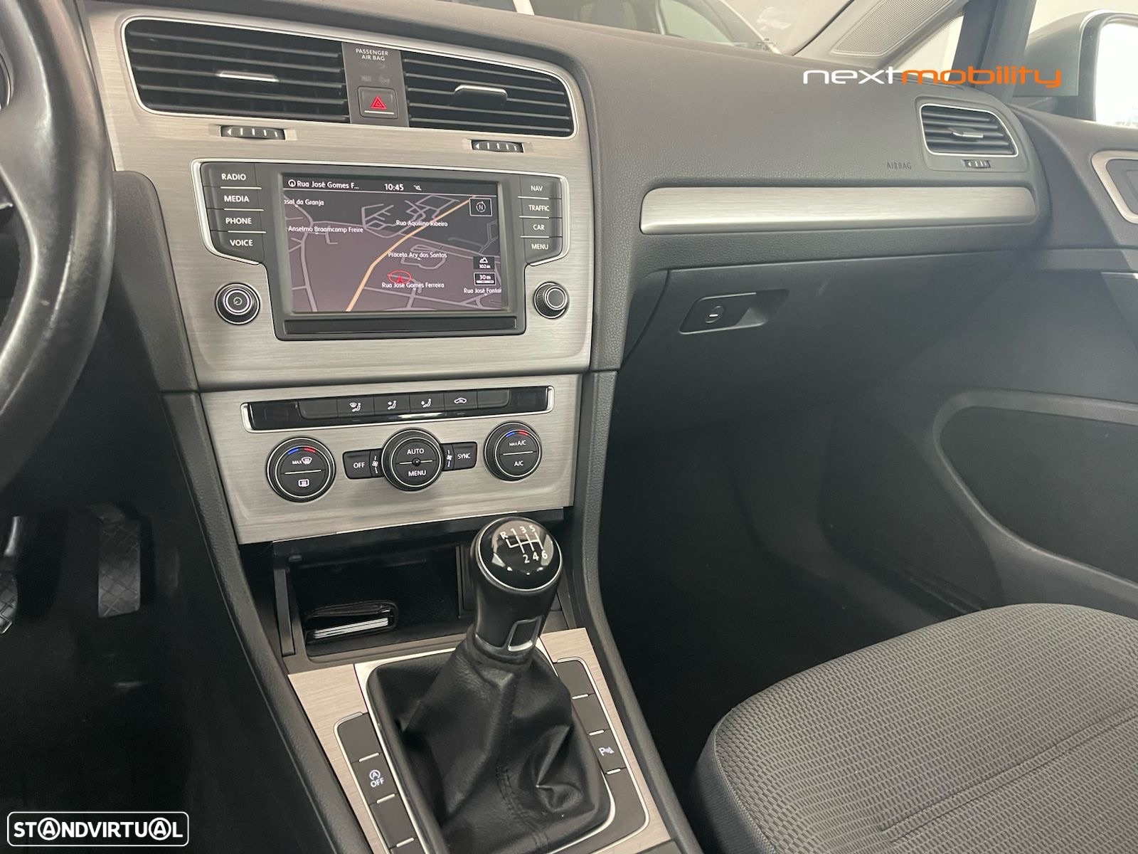 VW Golf Variant 1.6 TDi GPS Edition - 17
