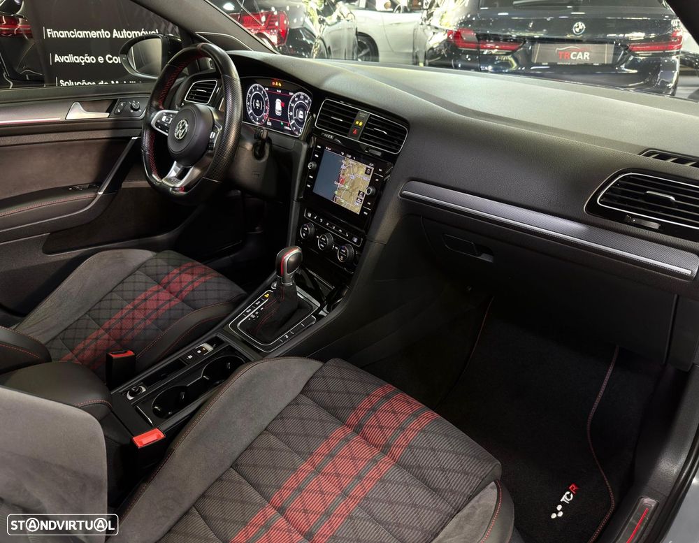 VW Golf GTI TCR 2.0 TSI OPF DSG - 44