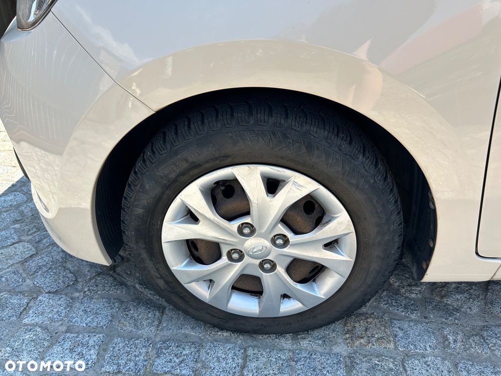 Hyundai i10 - 25