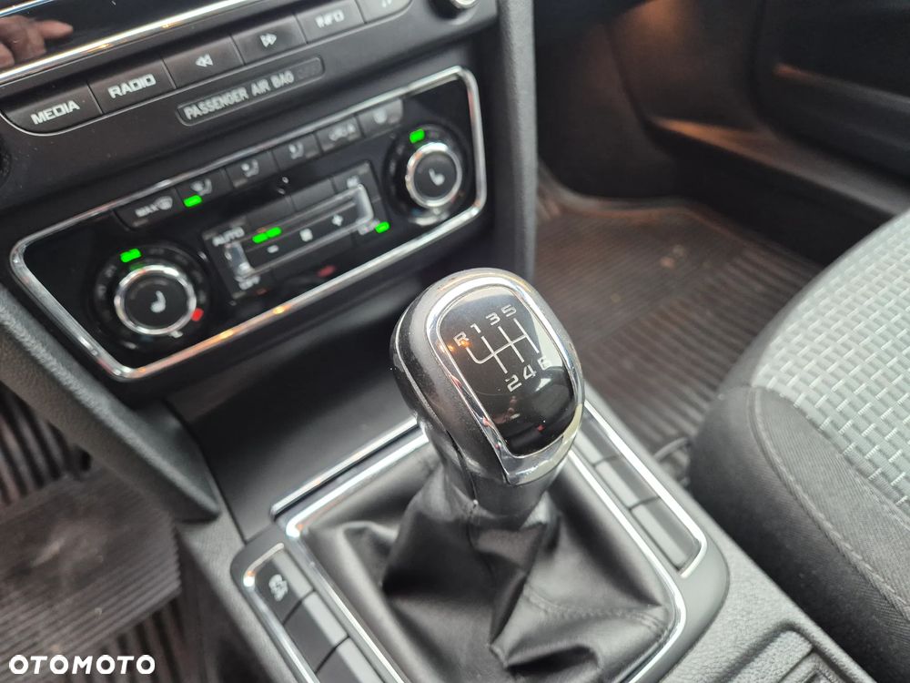 Skoda Superb 2.0 TDI Ambition - 16