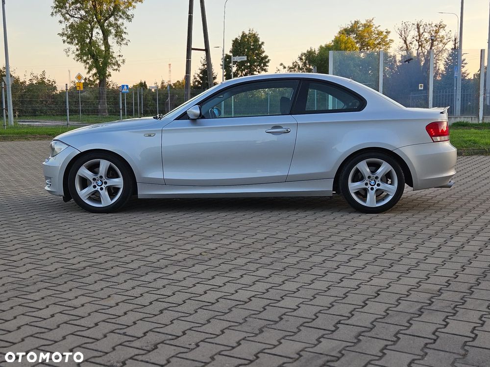 BMW Seria 1 2008 photo 2