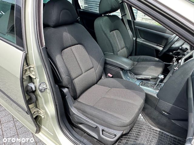 Peugeot 407 2.0 HDi Premium - 16