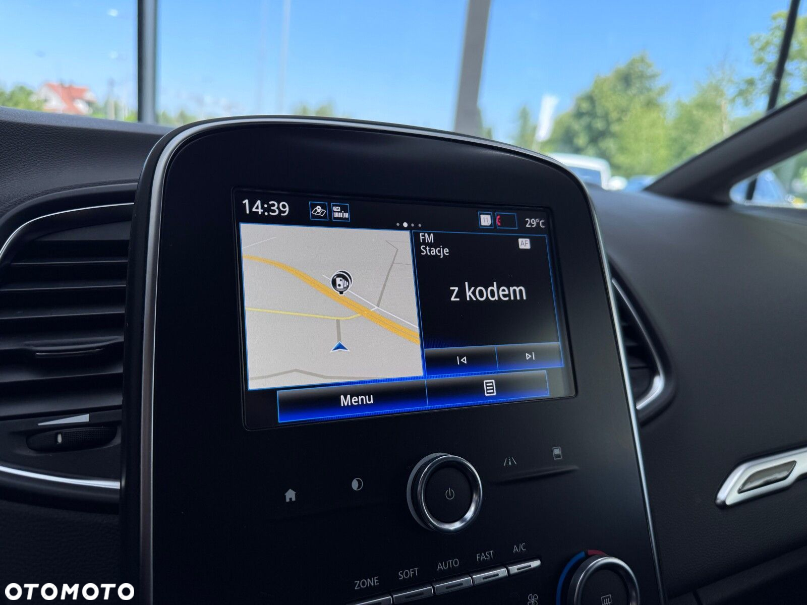 Renault Grand Scenic - 30