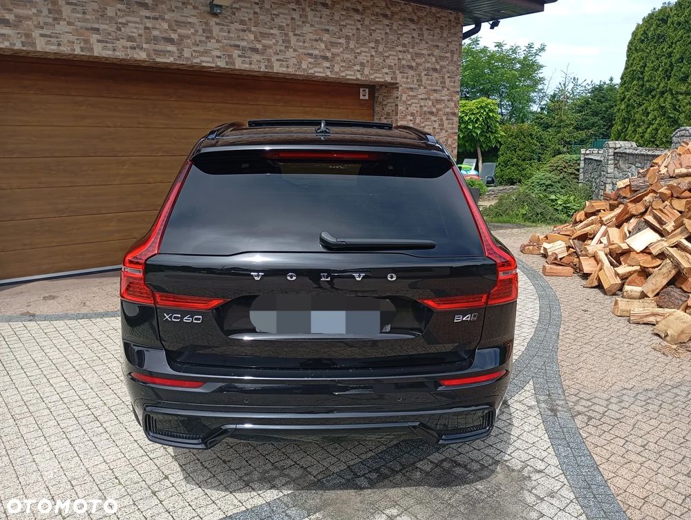 Volvo XC 60 B4 D AWD Ultimate Dark - 11