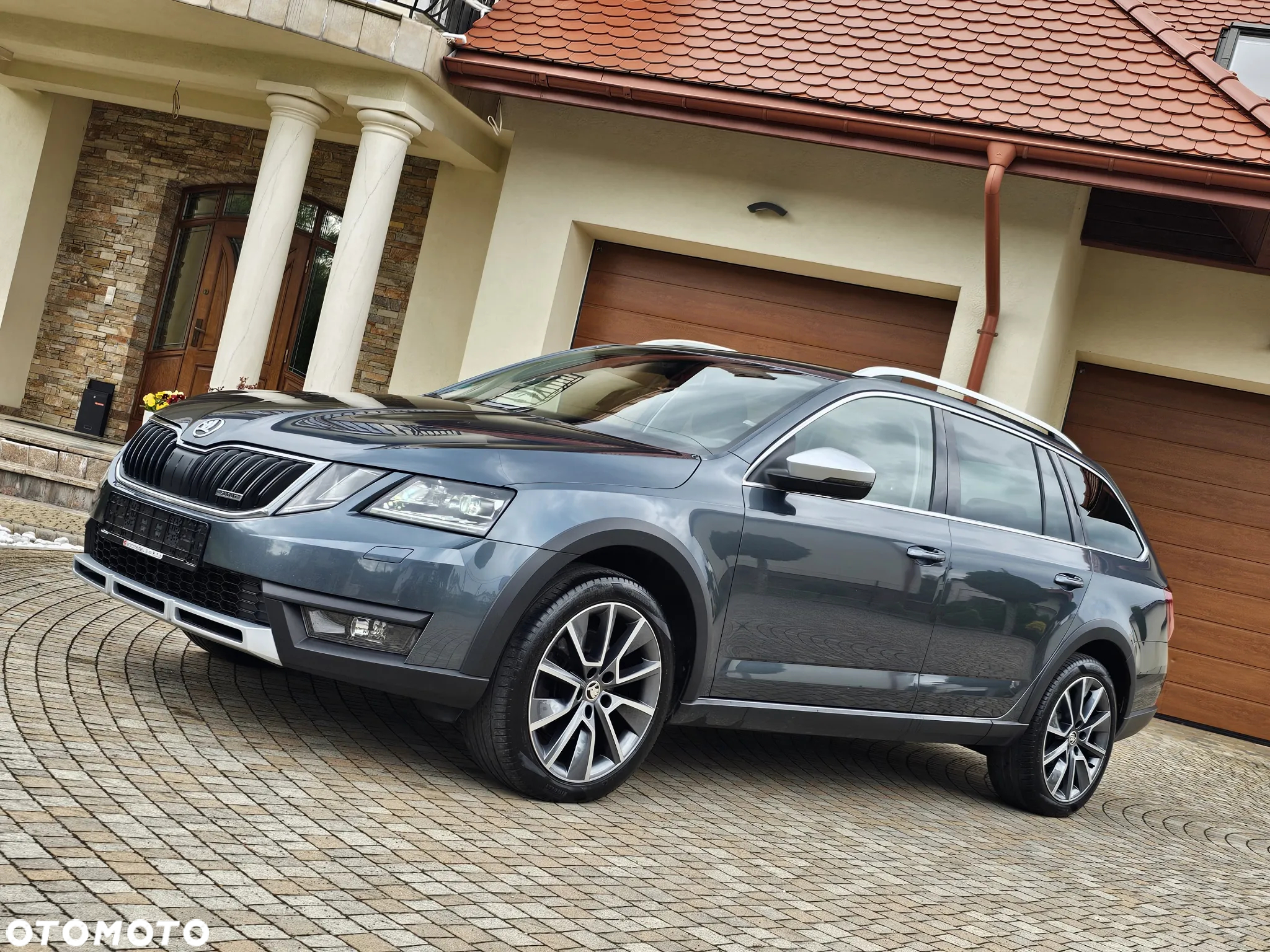 Skoda Octavia Combi 2.0 TDI 4x4 DSG Scout - 7