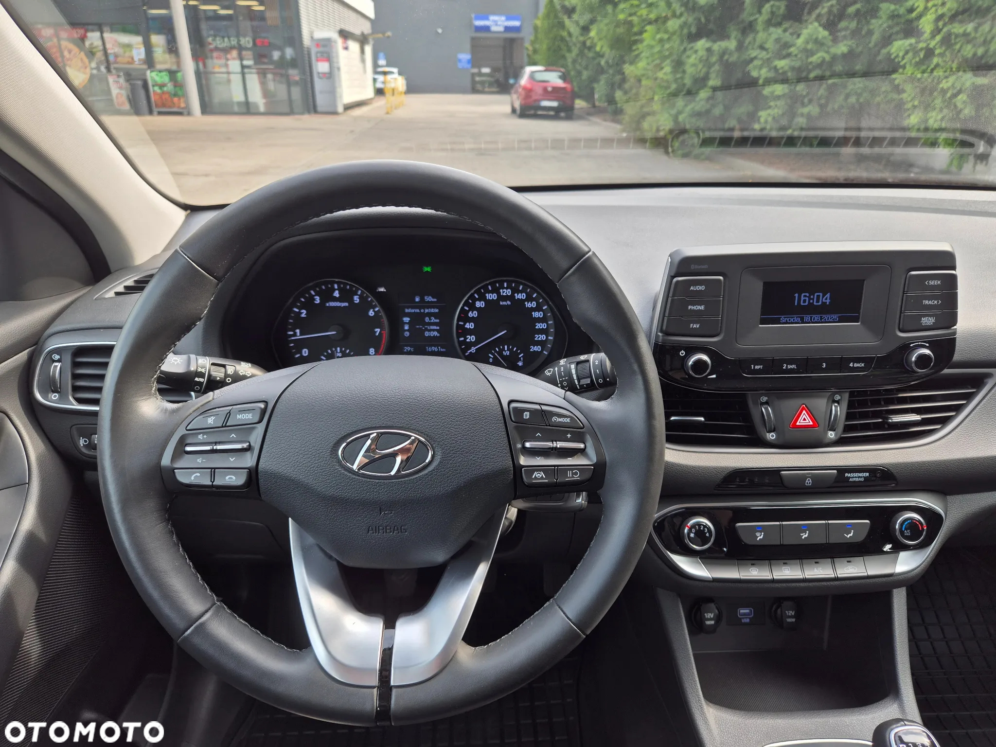 Hyundai i30 1.5 DPI Classic + - 18
