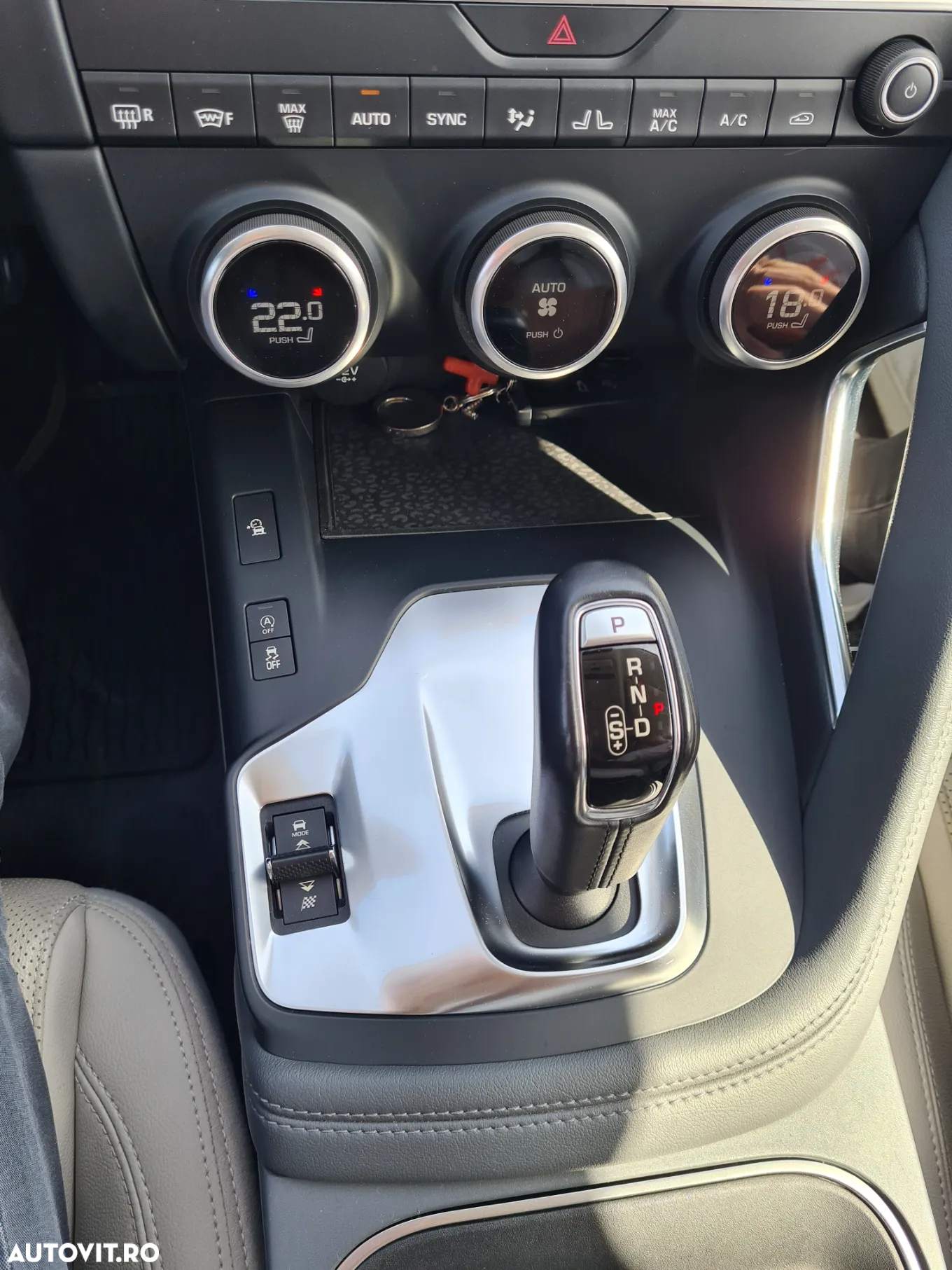 Jaguar E-Pace D150 AWD R-Dynamic S - 22