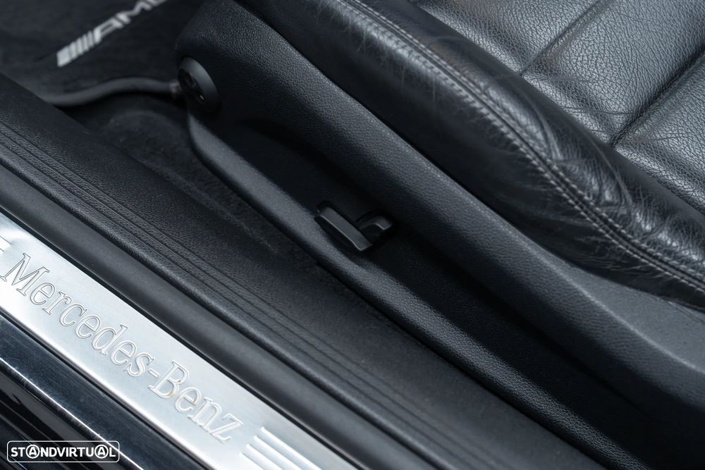 Mercedes-Benz E 220 d Cabrio 9G-Tronic AMG Line - 26