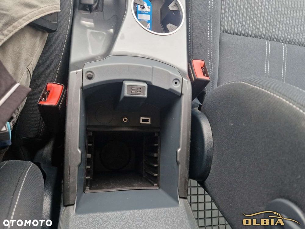 Ford Grand C-MAX - 33