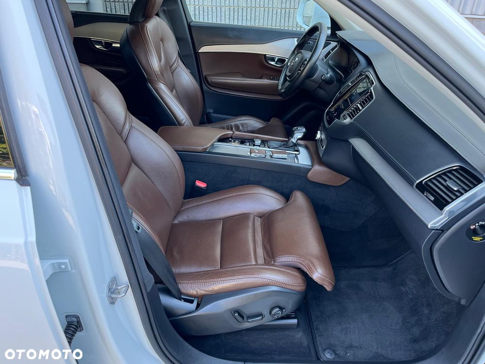 Volvo XC 90 D5 SCR AWD Inscription 7os - 17