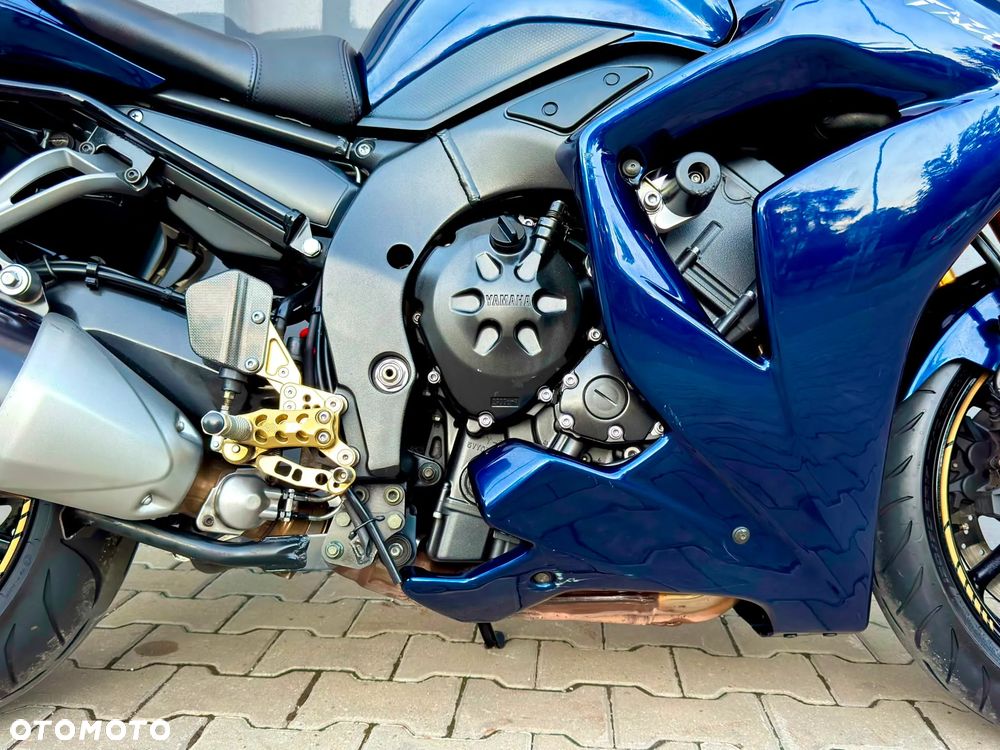 Yamaha FZ - 12