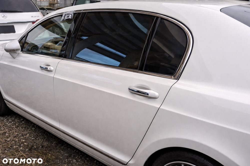 Bentley Flying Spur - 17