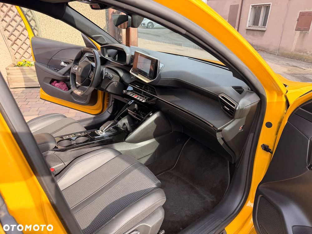 Peugeot 208 PureTech 130 EAT8 GT - 11