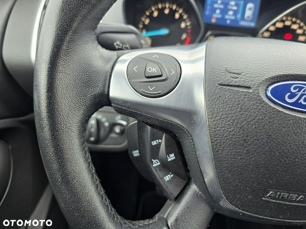 Ford Kuga 1.6 EcoBoost 2x4 Titanium - 17