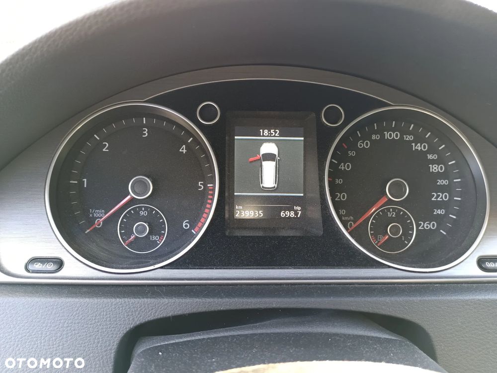 Volkswagen Passat 2.0 TDI DPF DSG Highline - 11