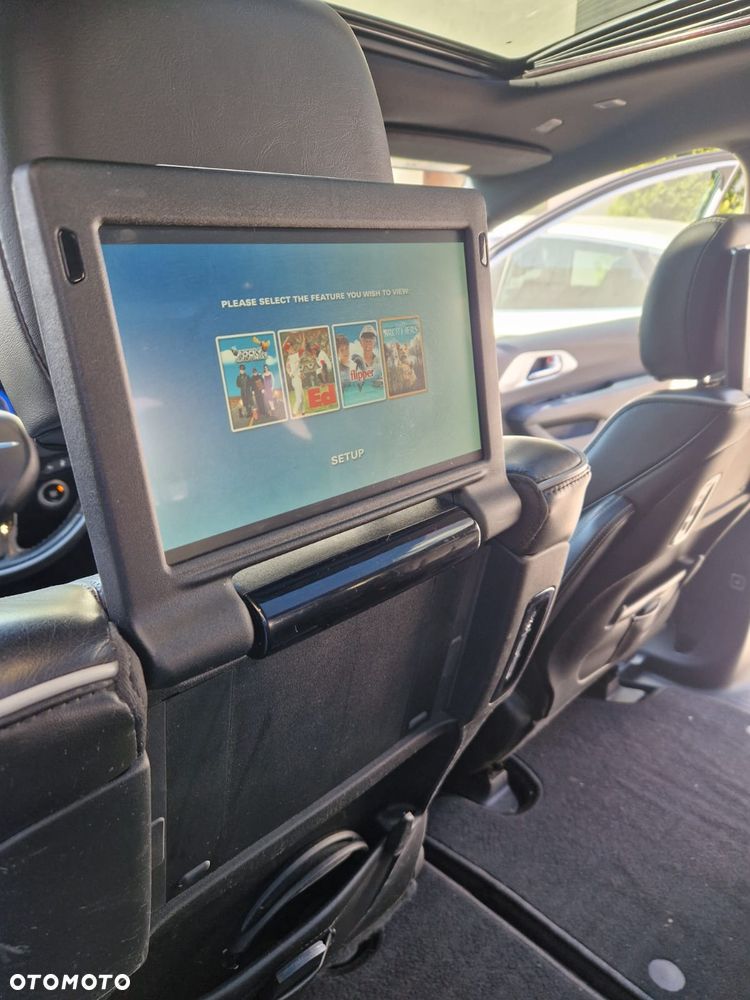 Chrysler Pacifica - 8
