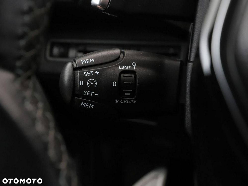 Peugeot 3008 1.5 BlueHDi Active Pack S&S EAT8 - 35