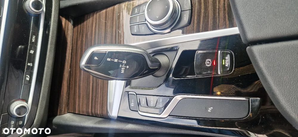 BMW Seria 5 518d - 15